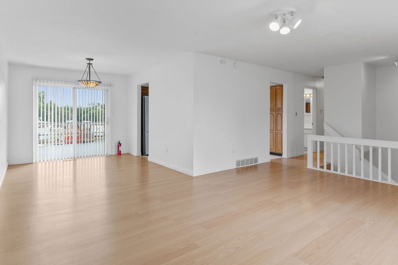 408 Briarwood Road - Photo 6 of 32