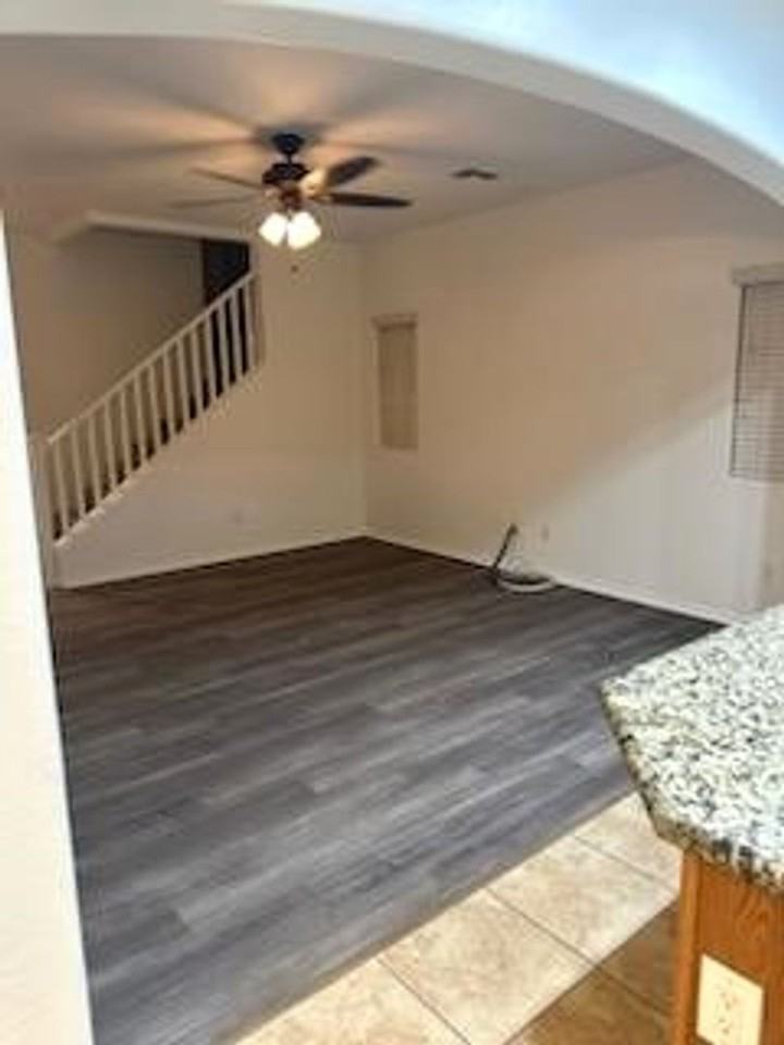 14039 W Country Gables Dr - Photo 4 of 27