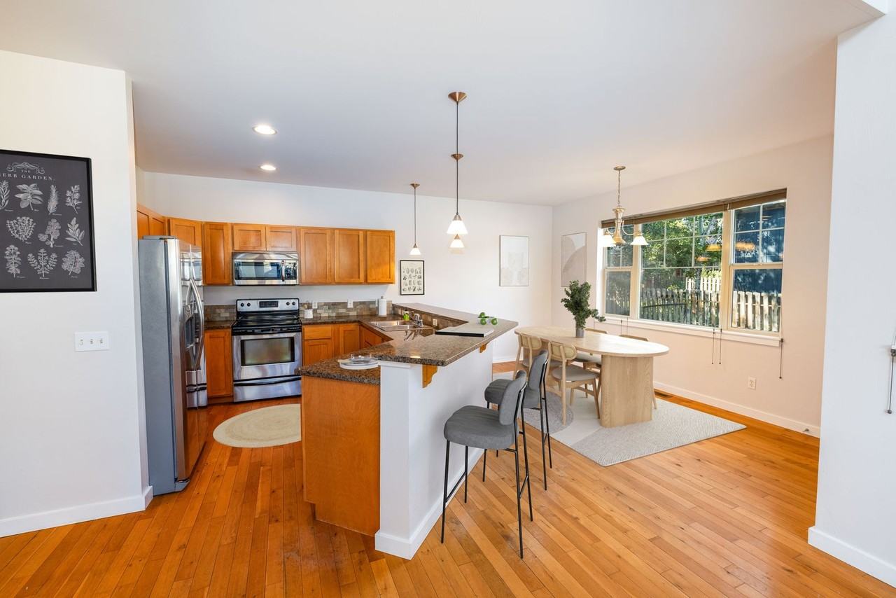 257 Kimball Ave - Photo 4 of 14