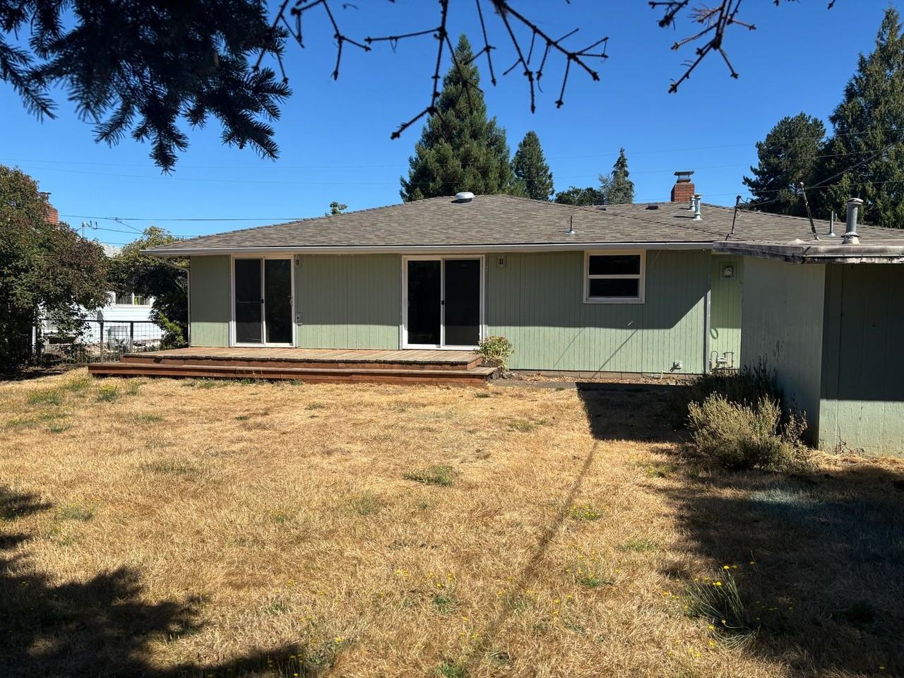 1337 C St - Photo 3 of 11