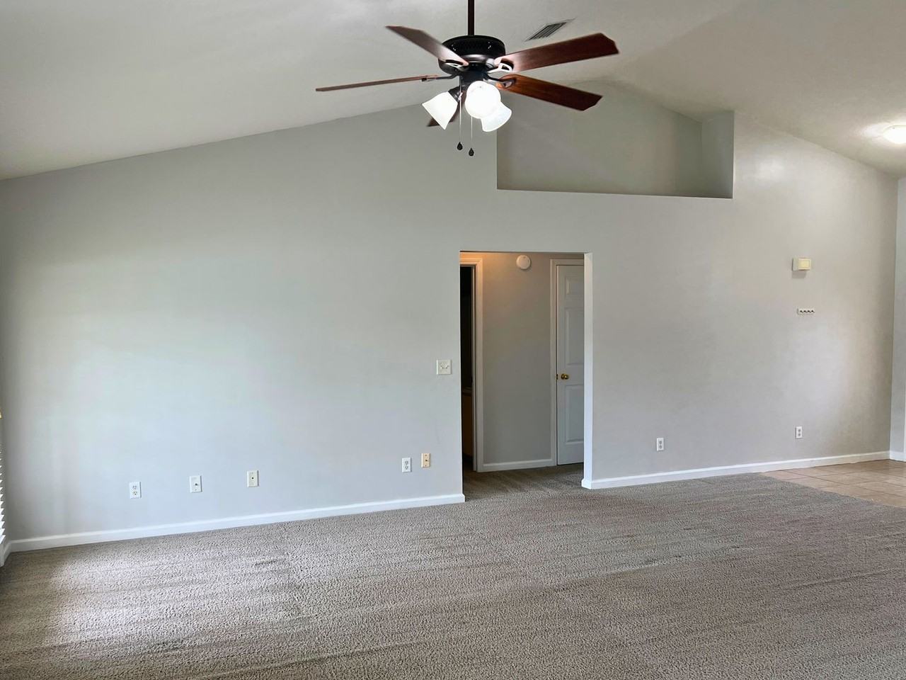 218 Royal Palms Avenue - Photo 6 of 27