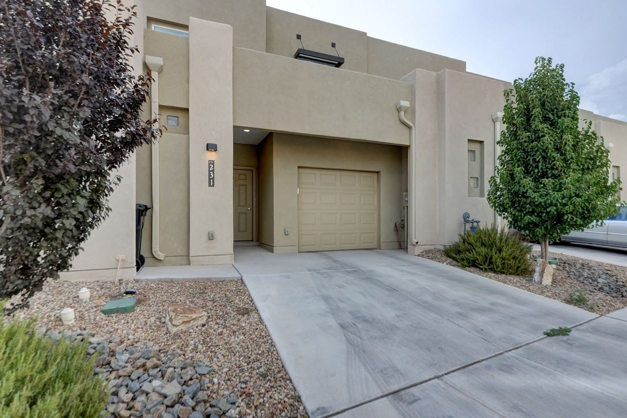 231 San Clemente Ave Nw - Photo 2 of 21