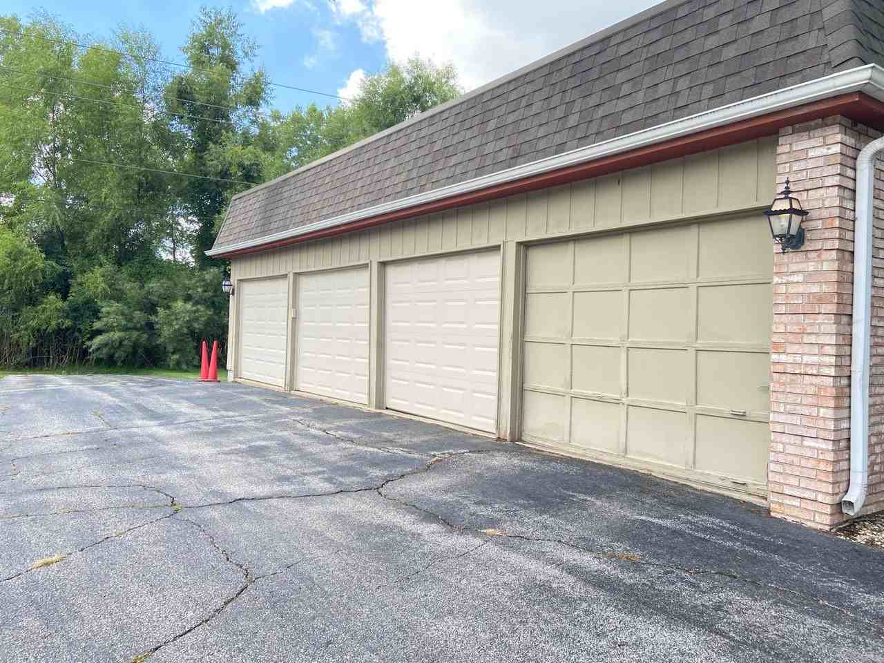 36 Lilac Ct - Photo 3 of 15