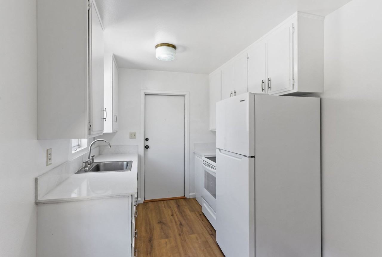 3145 Adams Ave - Photo 3 of 18