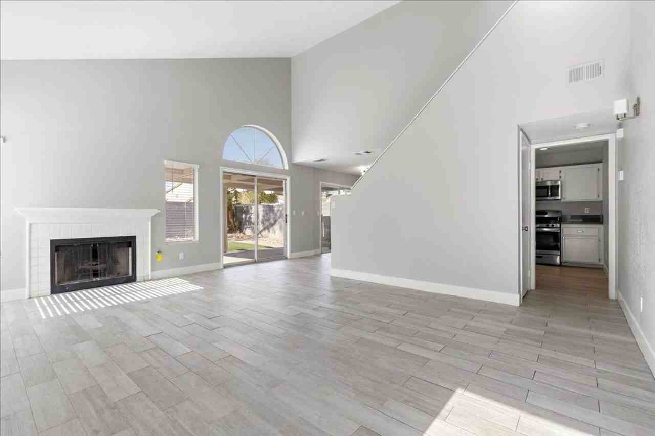 1653 Autumn Rust Drive - Photo 4 of 25