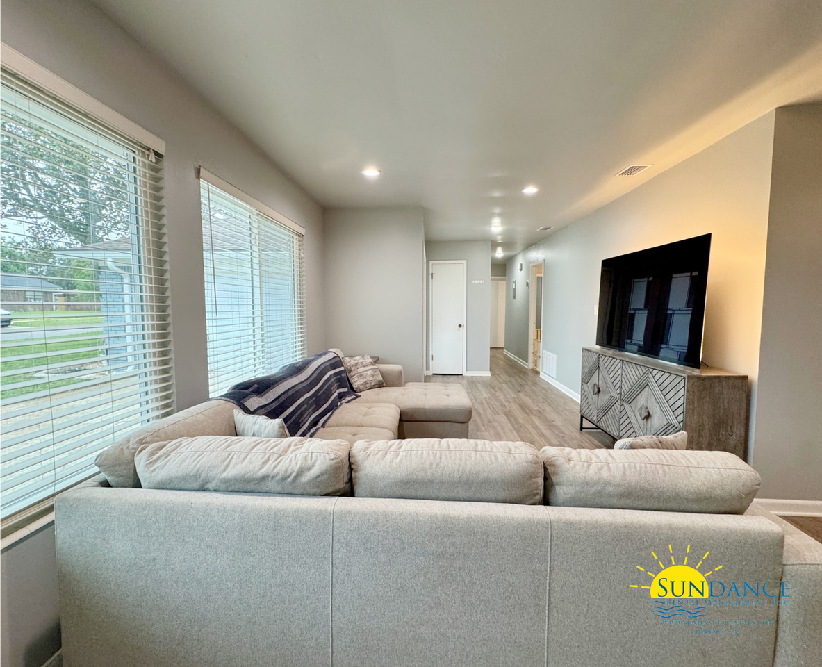 911 Rue De La Savoie - Photo 3 of 19