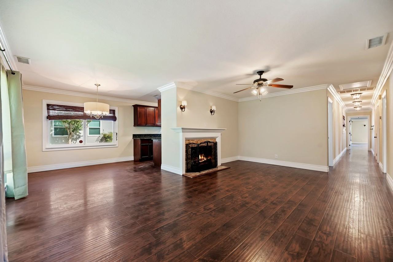 4570 Emerson St - Photo 2 of 43