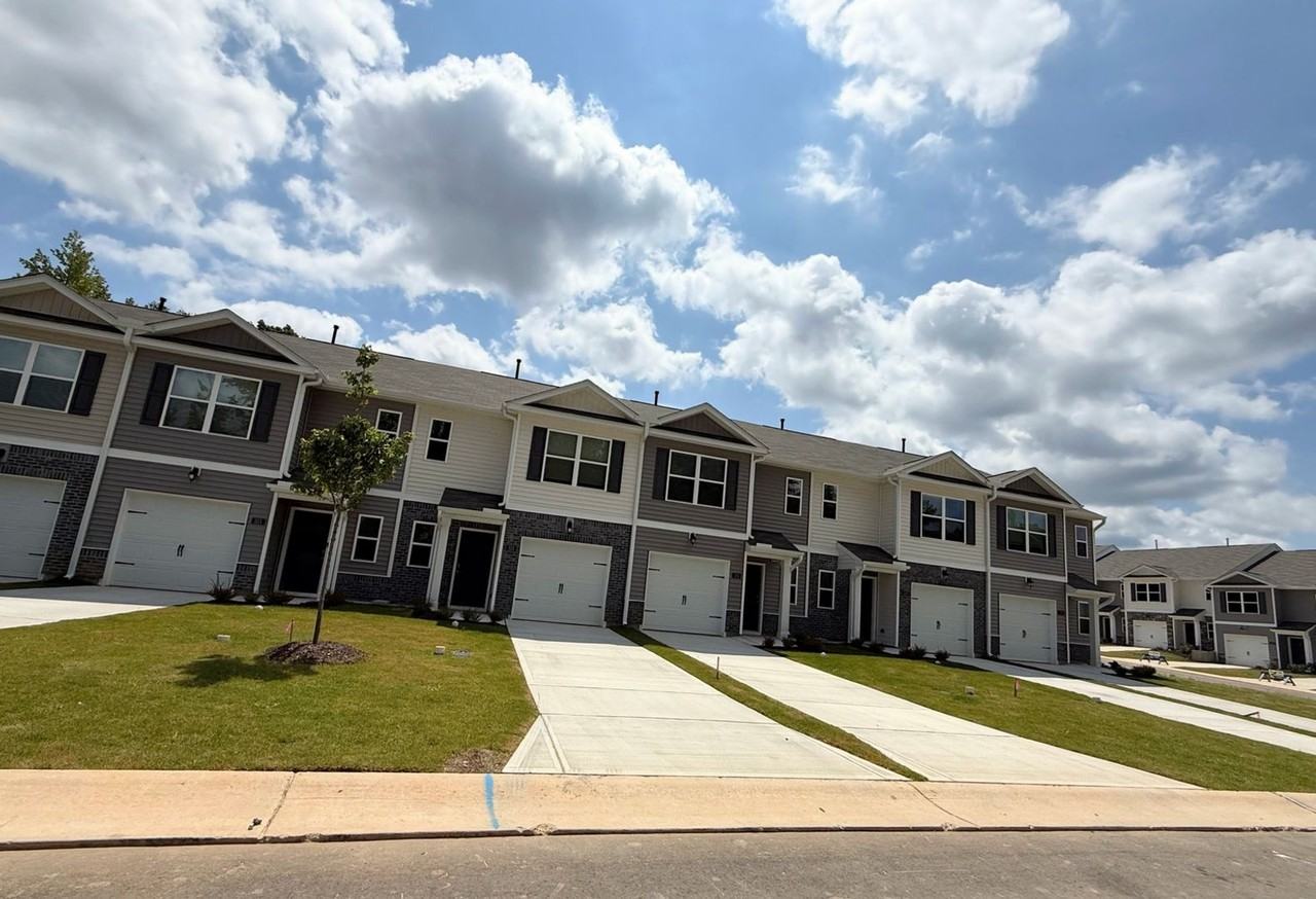 313 313 Cherry Laurel Dr - Photo 2 of 32