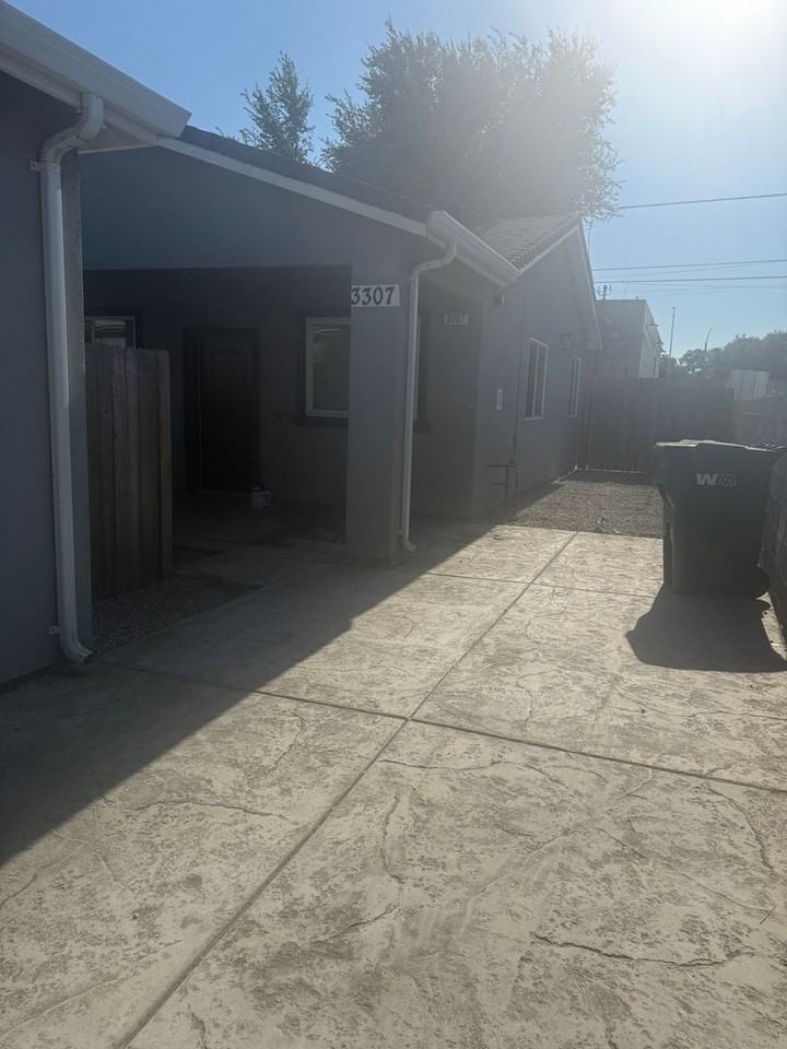 3307 Phelps St - Photo 3 of 47