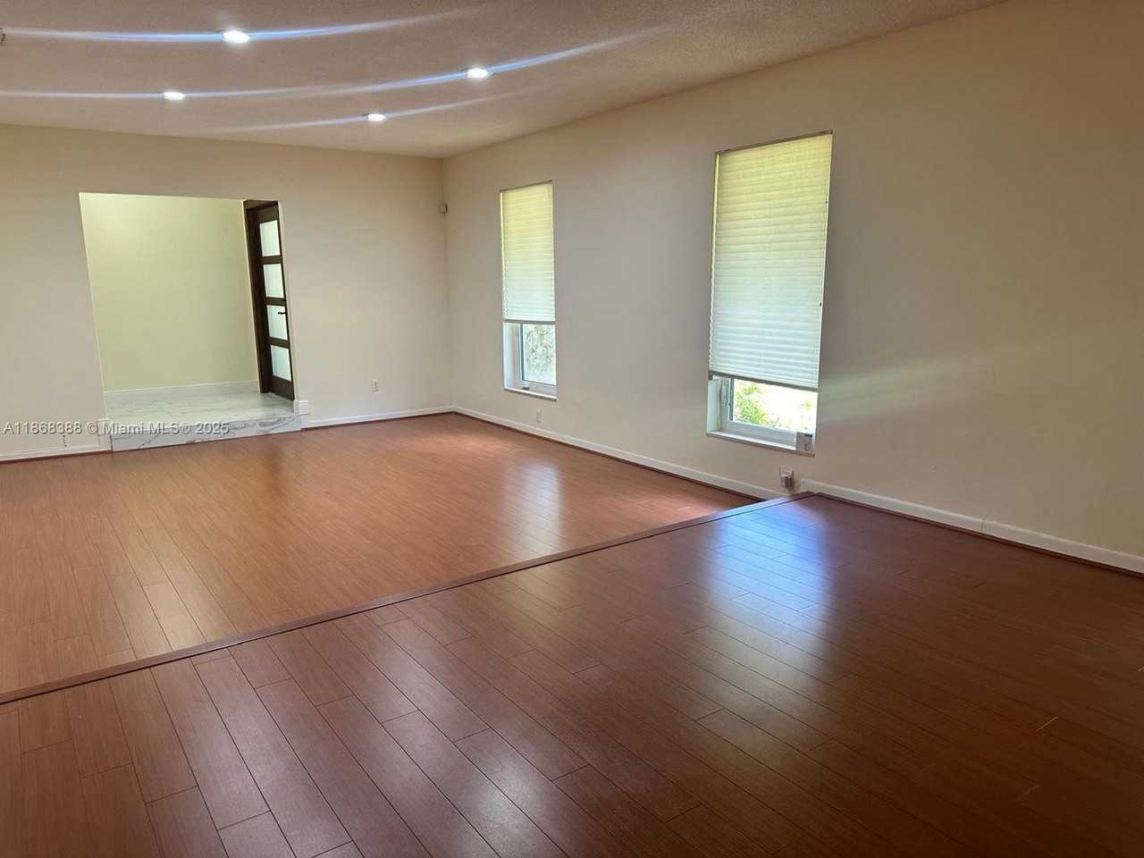 9480 Southwest 99th Street - Photo 3 of 10