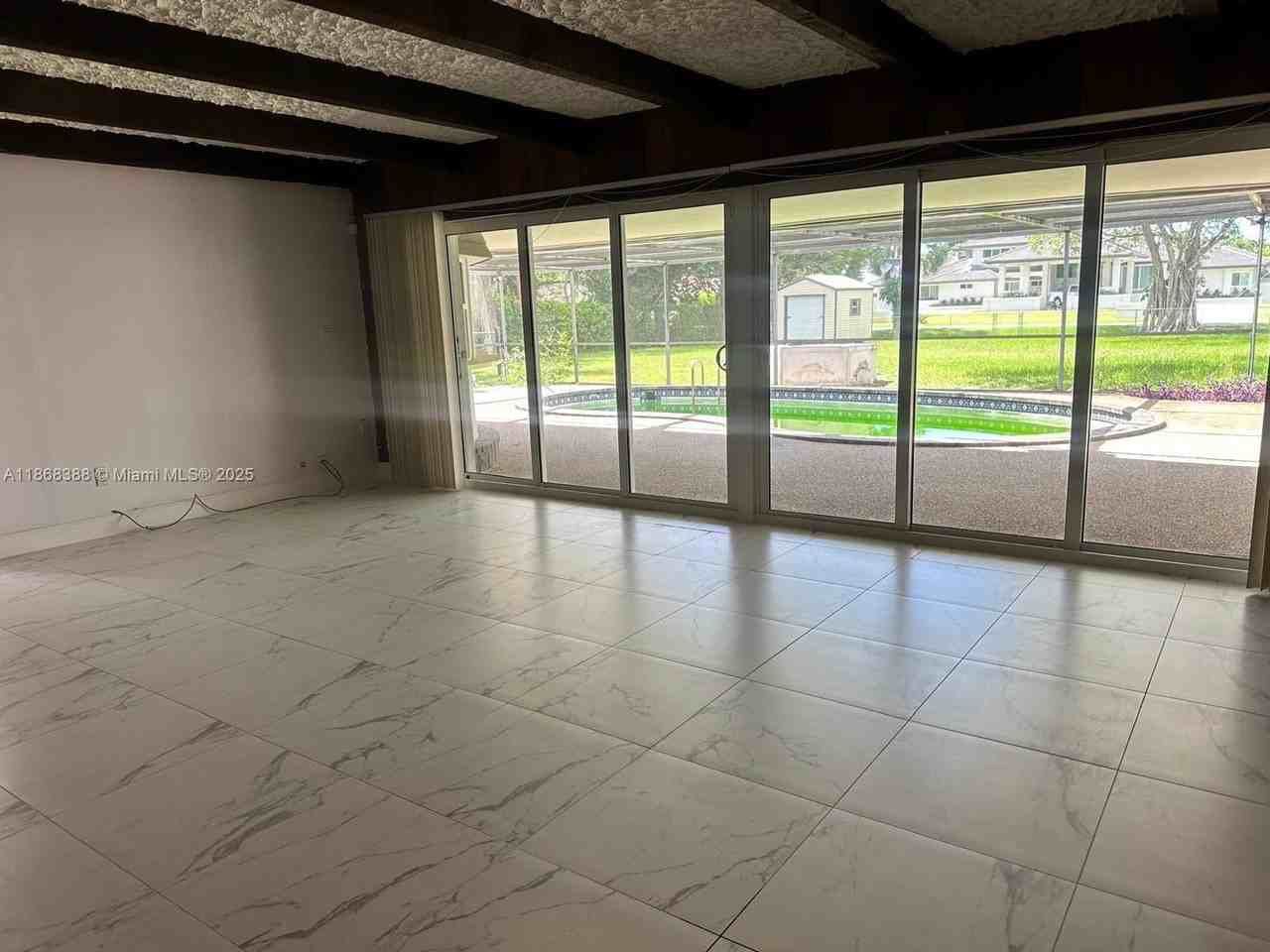 9480 Southwest 99th Street - Photo 4 of 10