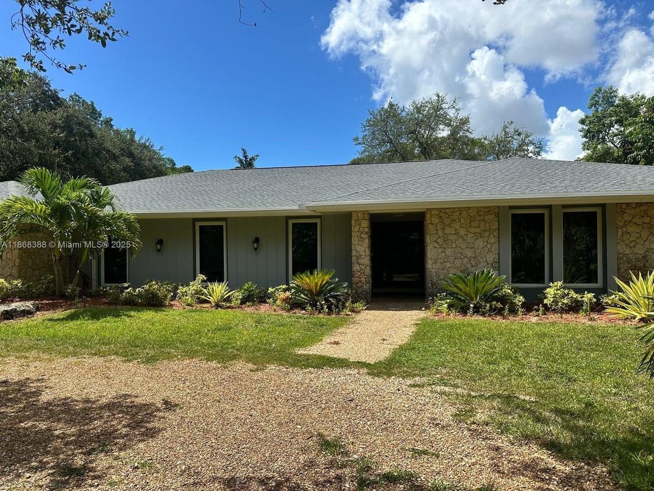 9480 Southwest 99th Street - Photo 6 of 10