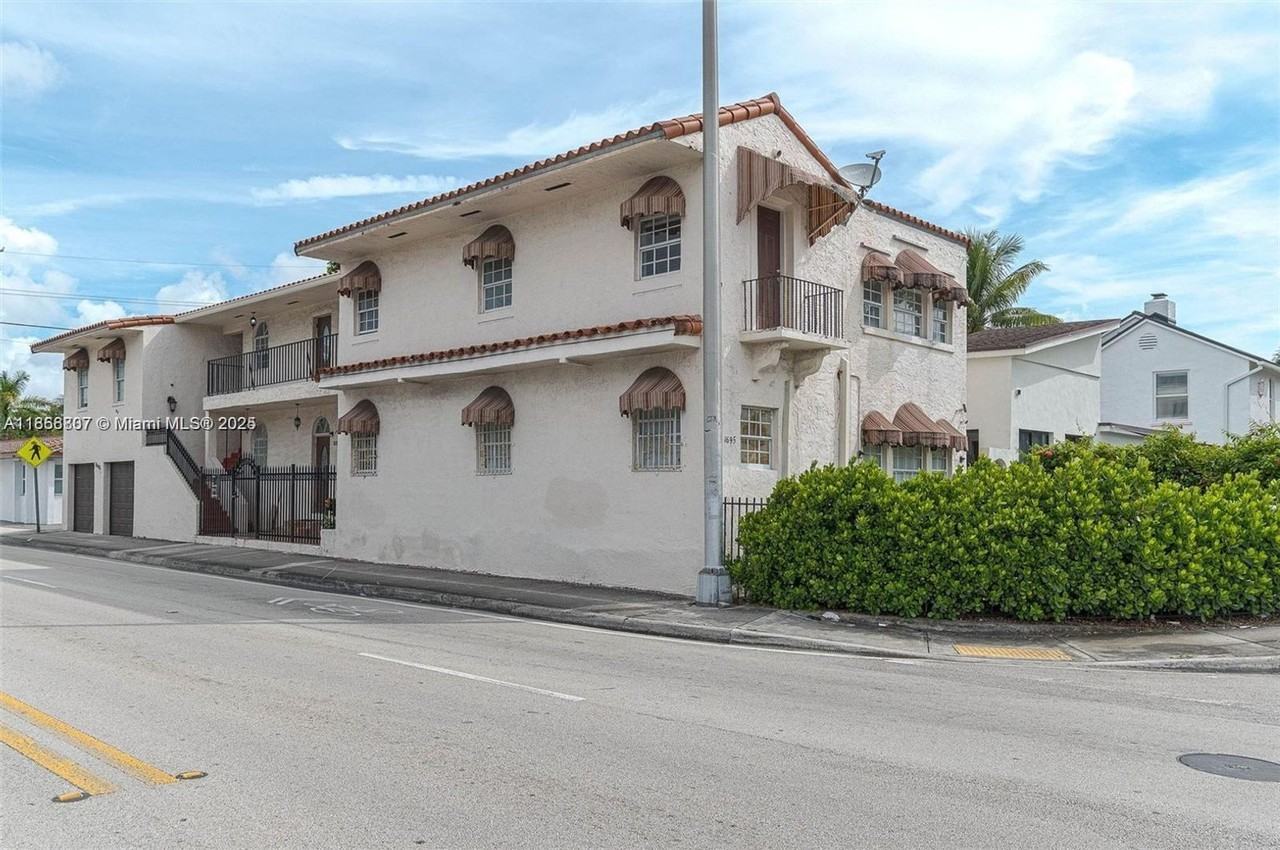 1695 Sw 11th St - Photo 6 of 13