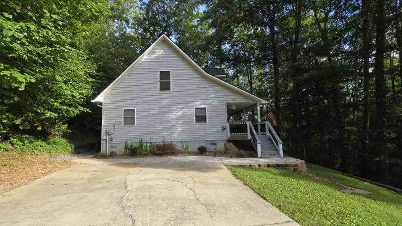 370 Garland Ashe Rd - Photo 3 of 10