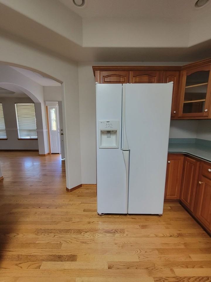 100 Sapphire Pl - Photo 3 of 32