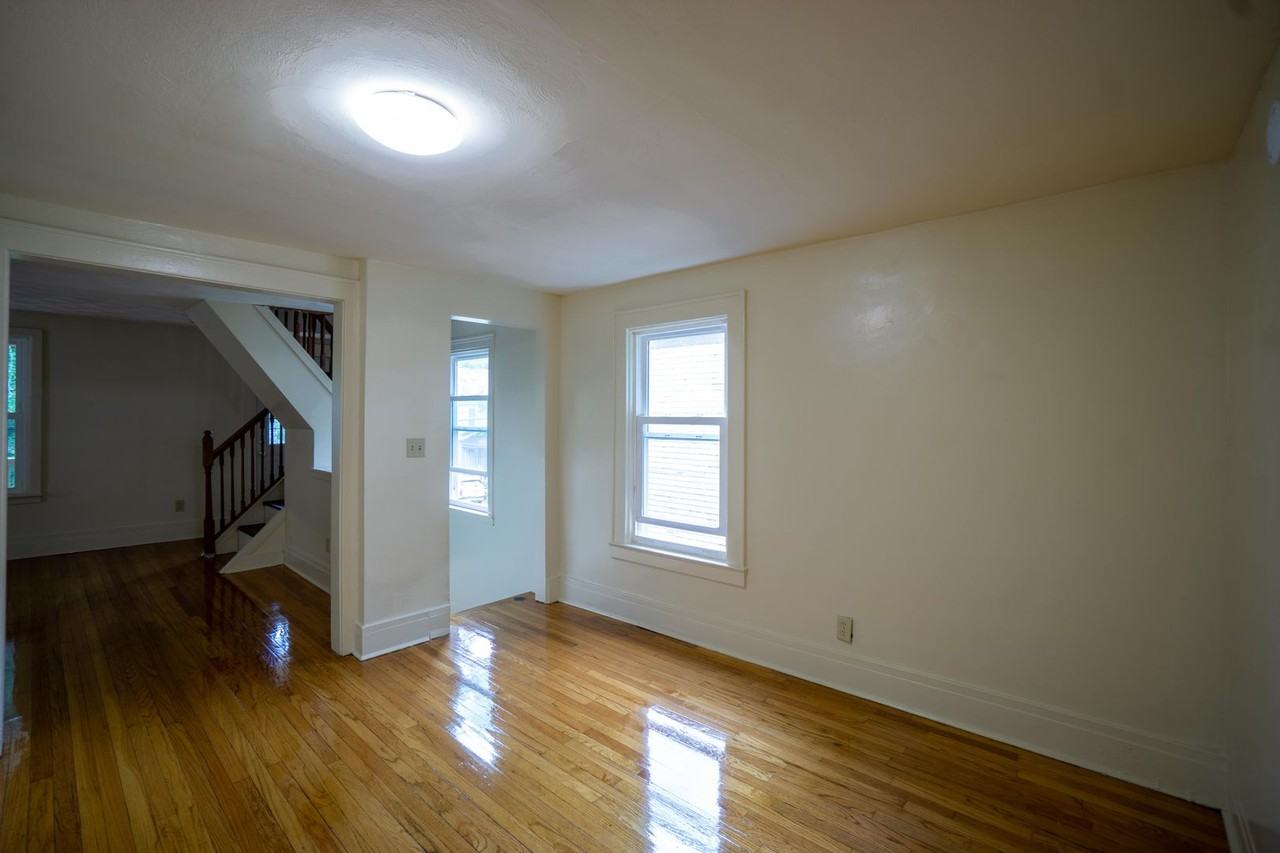 107 Bristol Pl - Photo 5 of 23