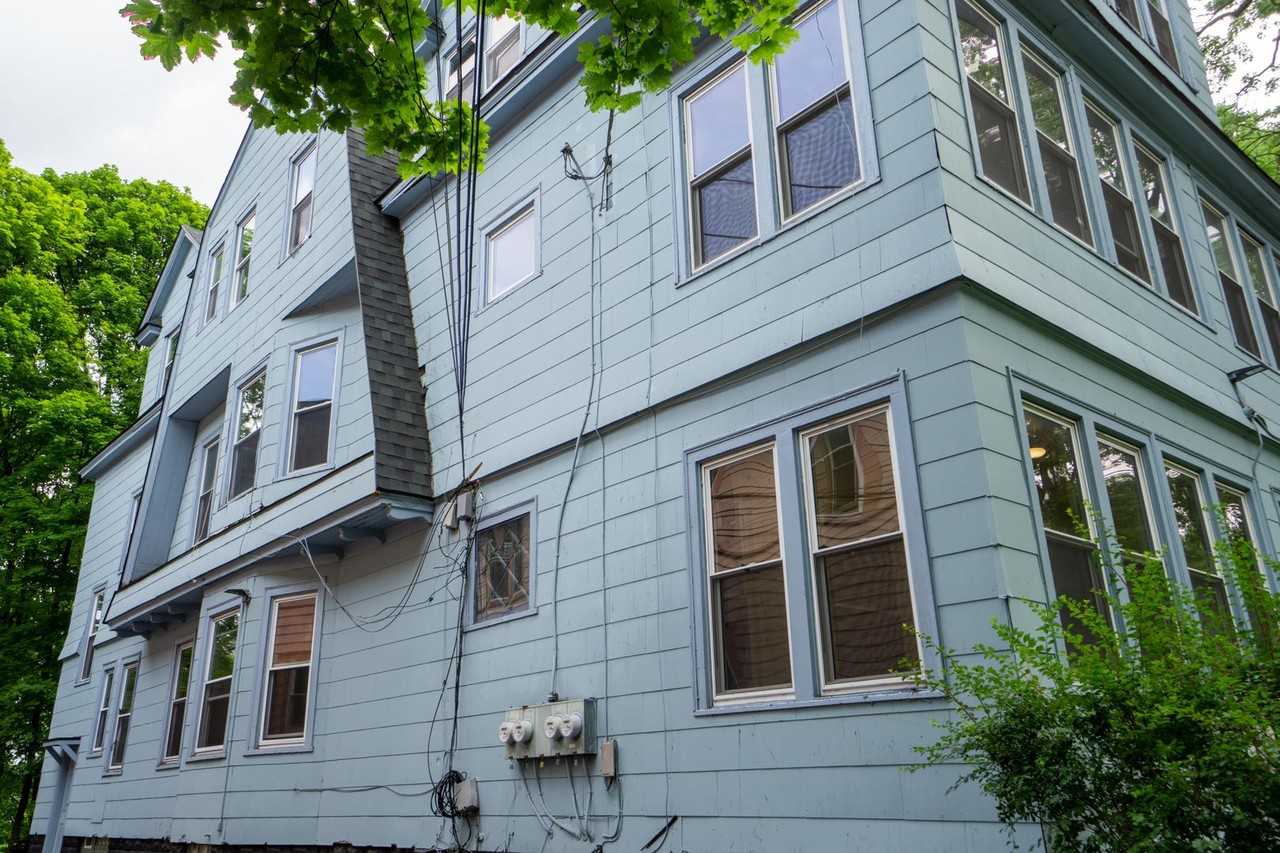 1215 Madison St - Photo 7 of 24