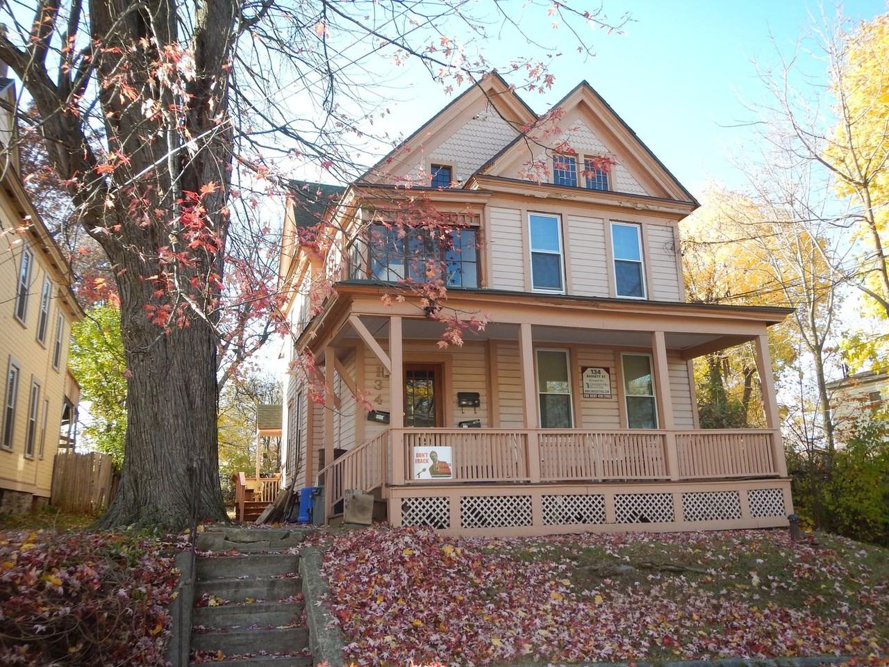 134 Bassett St - Photo 4 of 23