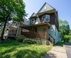 featured image of 209 Harvard Pl