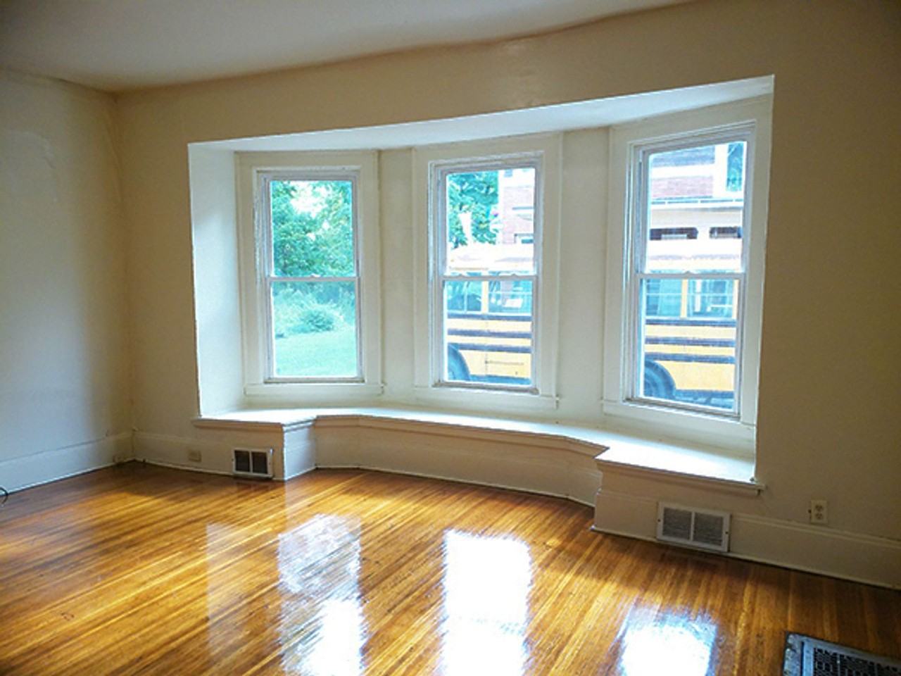 209 Harvard Pl - Photo 6 of 24