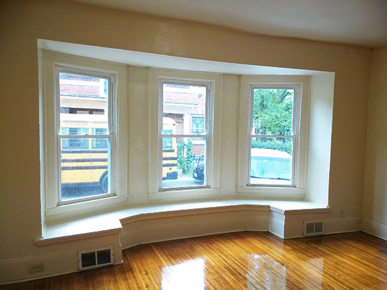 209 Harvard Pl - Photo 7 of 24