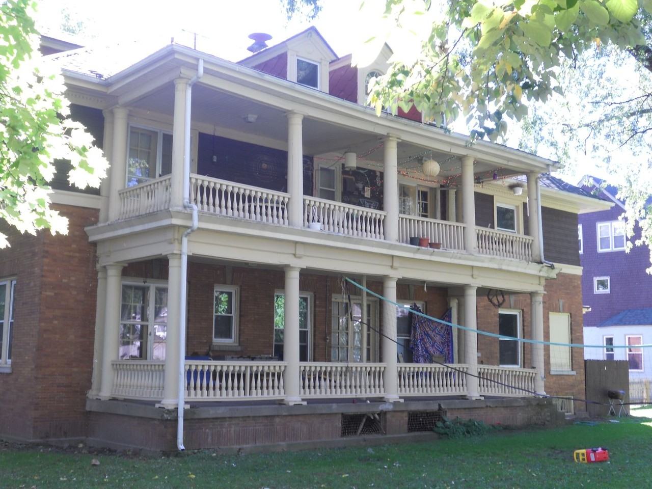 560 Allen Street - Photo 2 of 25