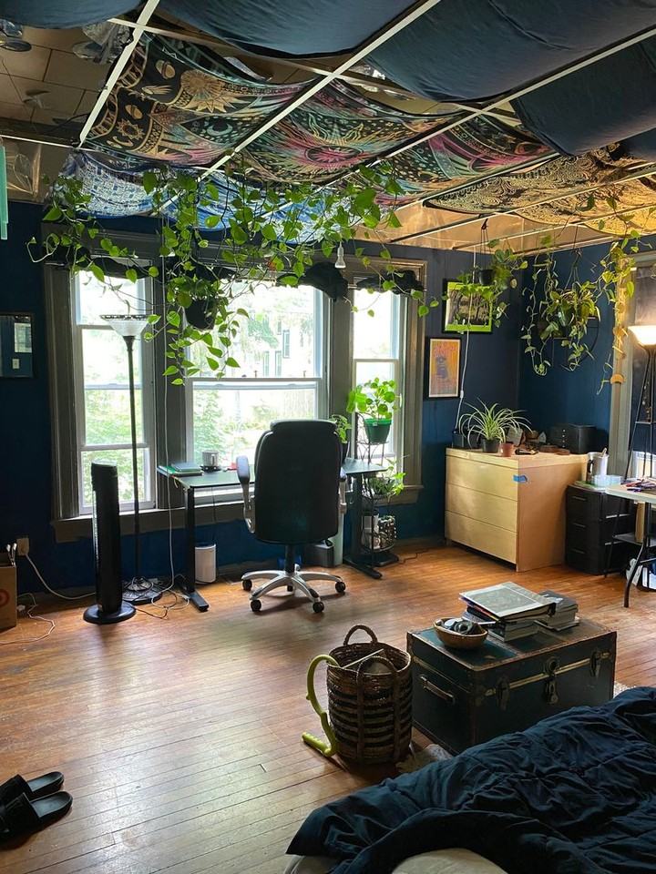 560 Allen Street - Photo 5 of 25