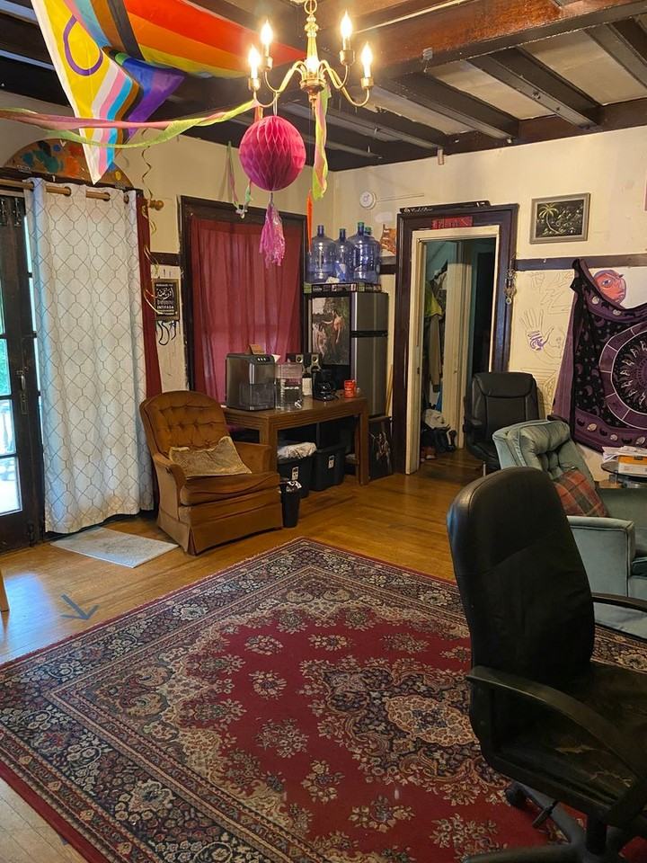 560 Allen Street - Photo 6 of 25