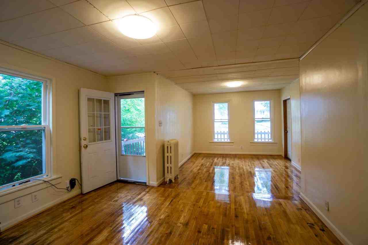 715 S Beech St - Photo 5 of 22