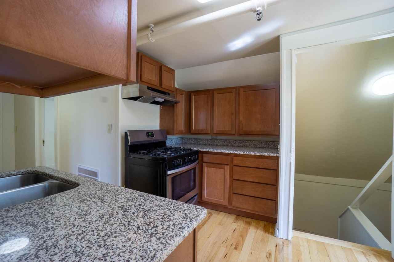 833 Sumner Ave - Photo 6 of 17