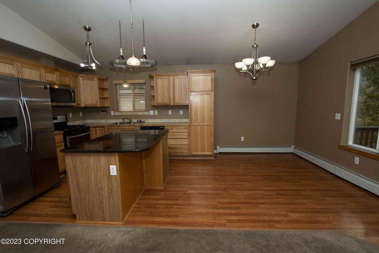 20648 Icefall Dr - Photo 3 of 39