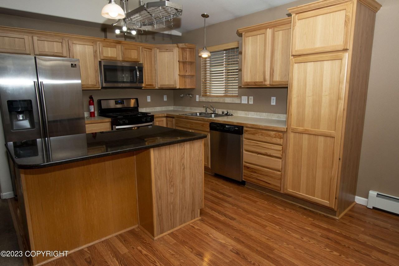 20648 Icefall Dr - Photo 4 of 39