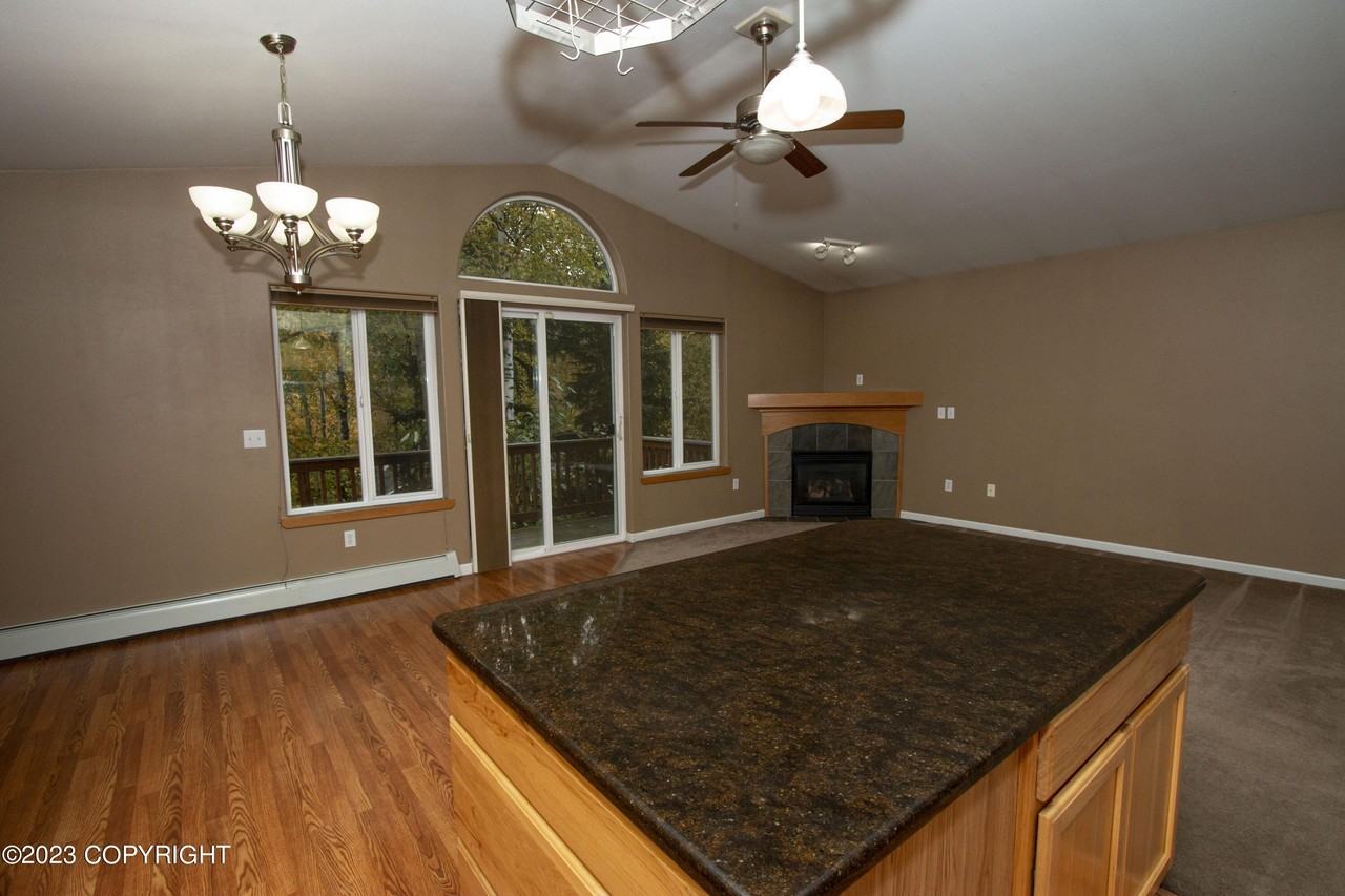 20648 Icefall Dr - Photo 5 of 39