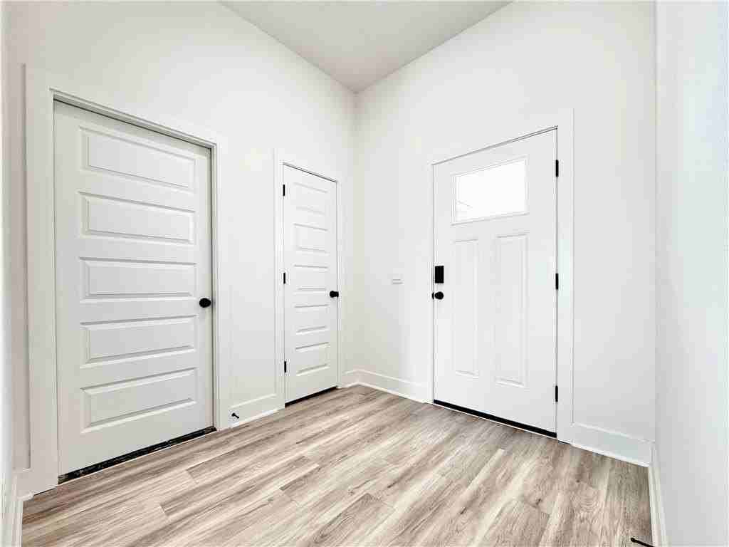 569 W Canada Dr - Photo 2 of 21