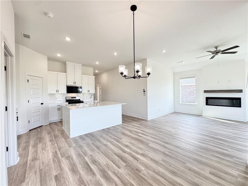 569 W Canada Dr - Photo 6 of 21