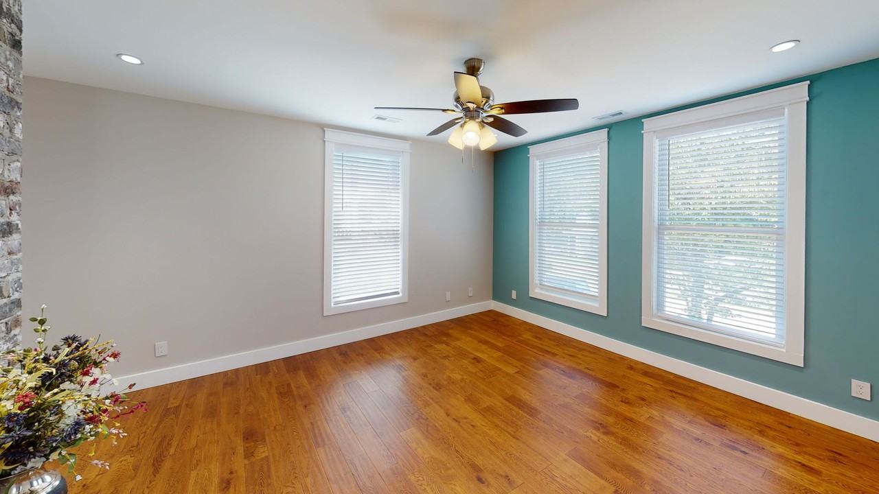 1610 Forest Ave - Photo 5 of 22