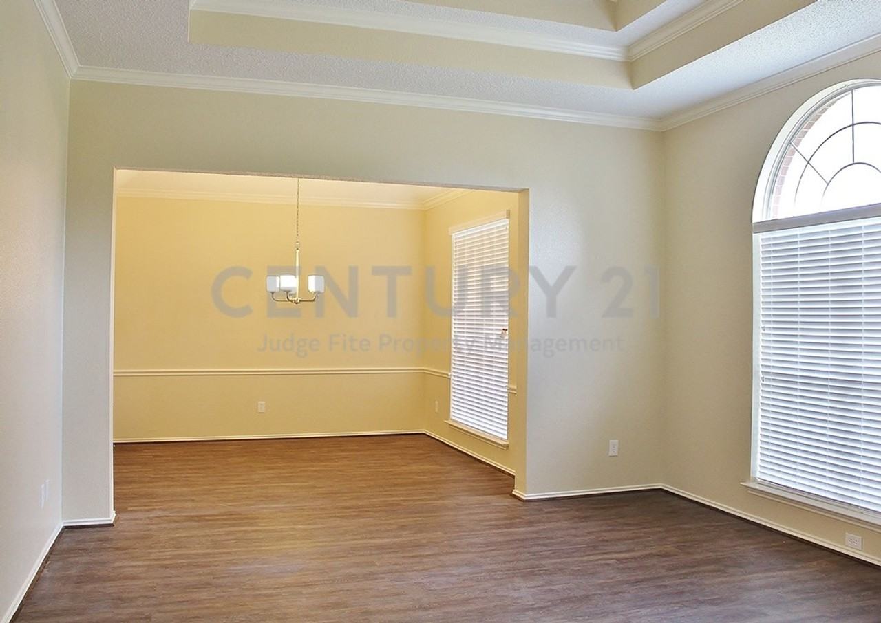 712 Claire View Dr - Photo 2 of 11