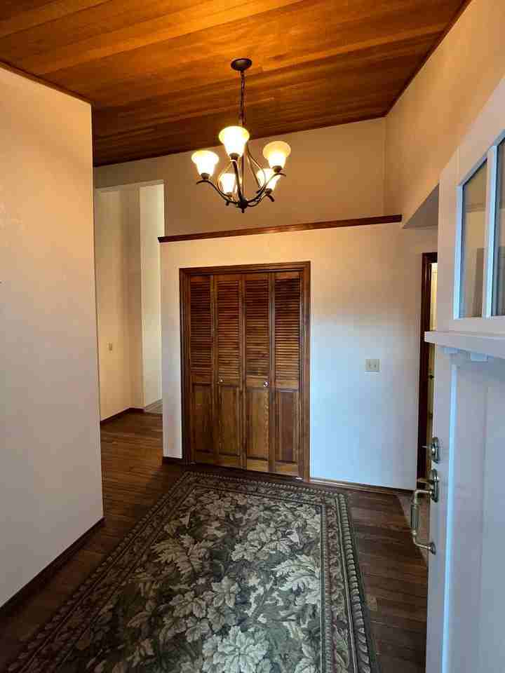 10006 Ne 67th St - Photo 3 of 37