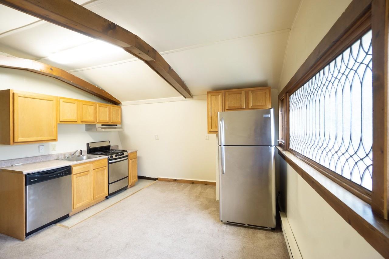 108 Dell St - Photo 7 of 9