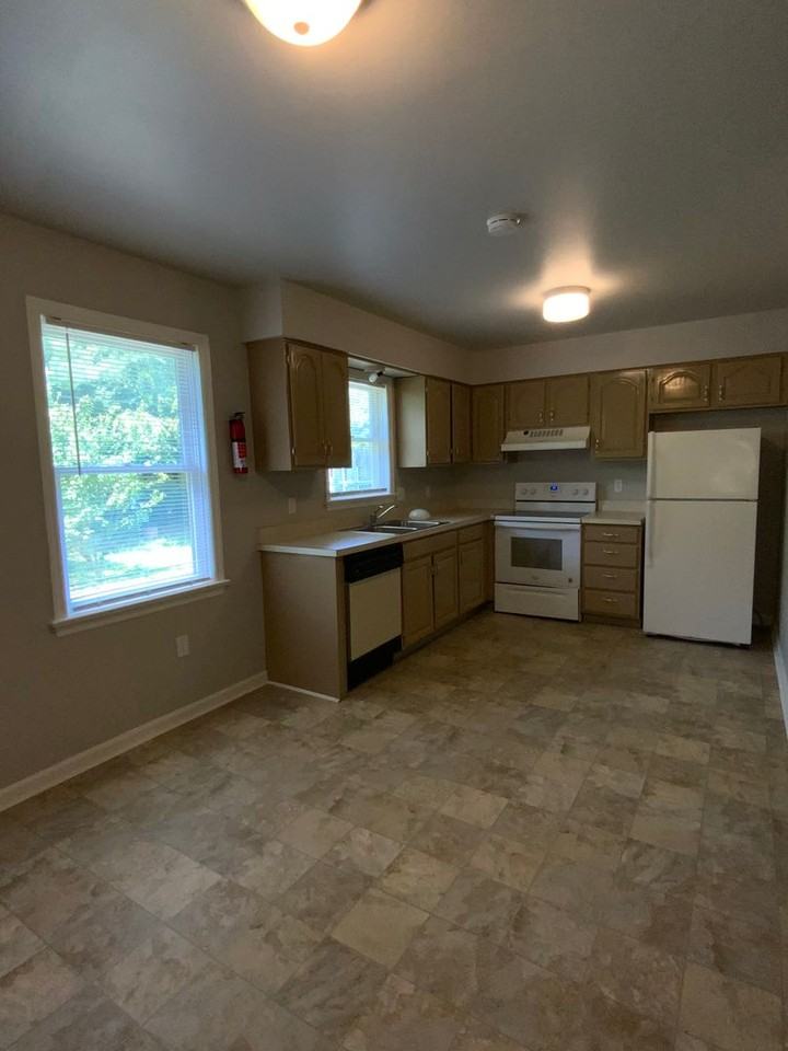 2617 Northfield Dr - Photo 4 of 12