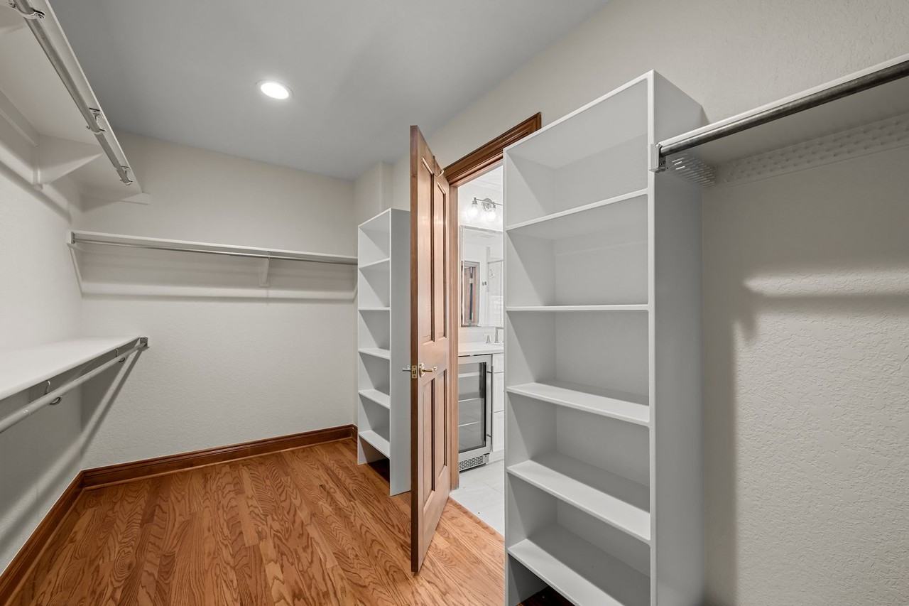 1940 E Chenango Ct - Photo 5 of 50