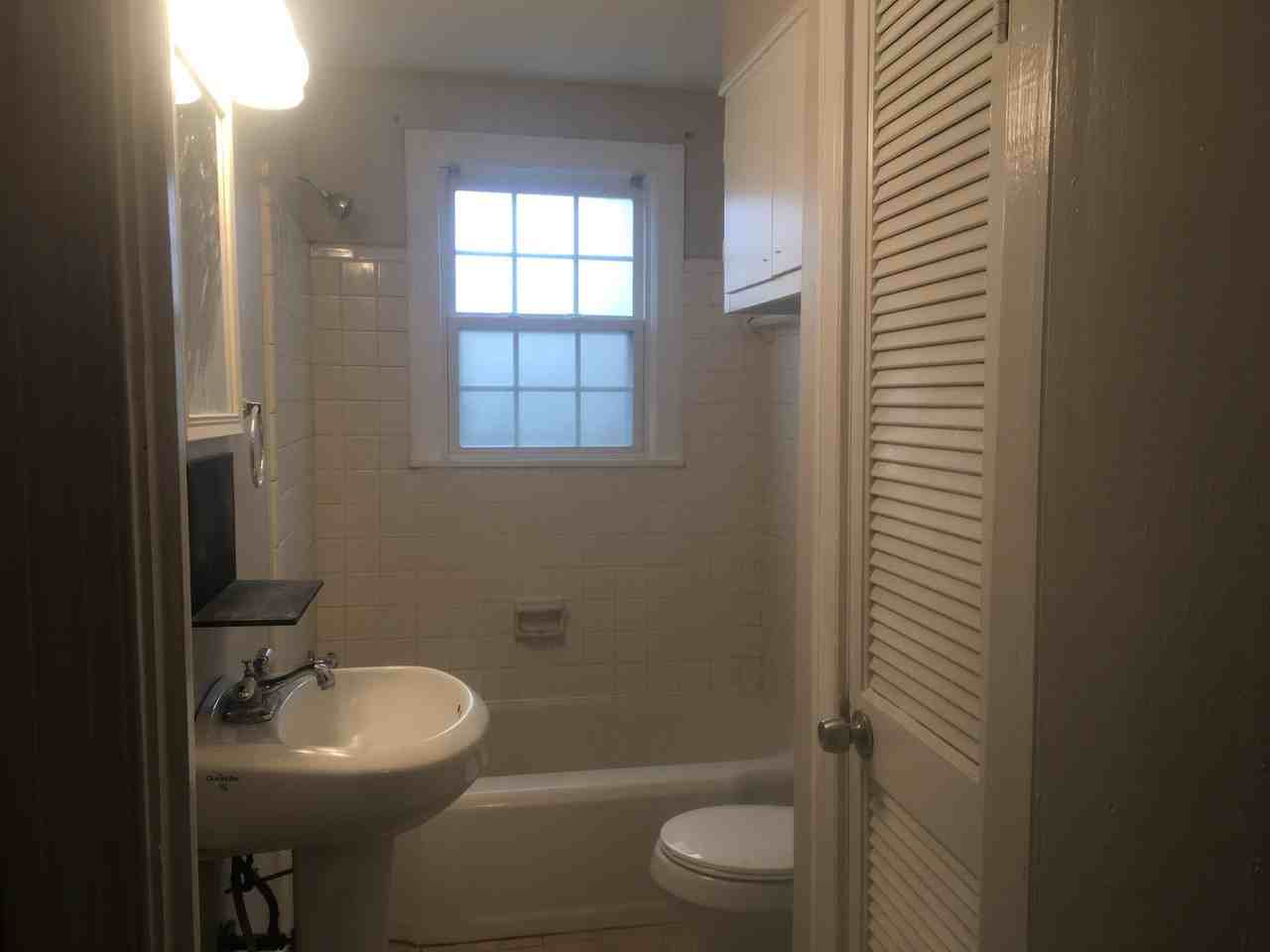 1723 Kissingbower Rd - Photo 5 of 9