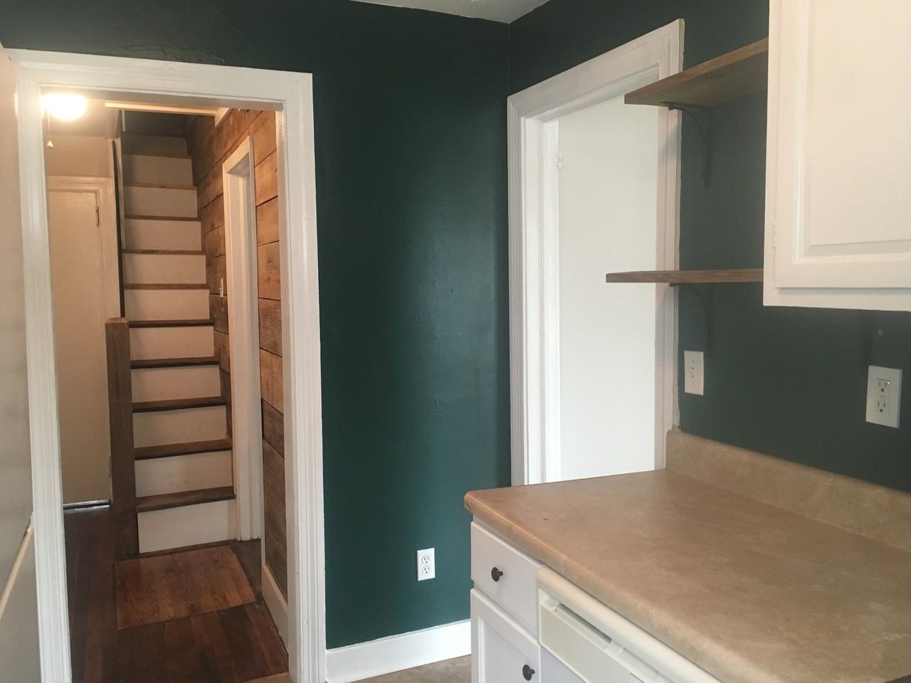 1723 Kissingbower Rd - Photo 7 of 9