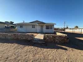 featured image of 1032 W Coronado Ave