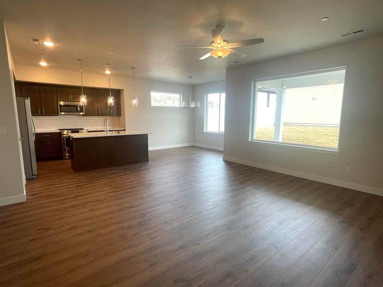 2560 Clark Ridge Dr - Photo 4 of 22