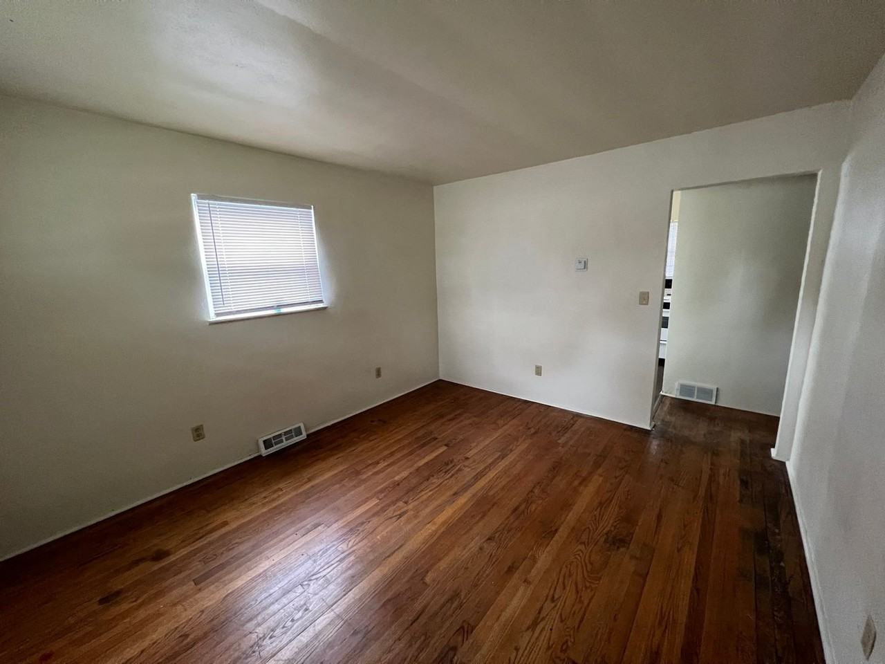 208 Mccurdy St - Photo 3 of 9