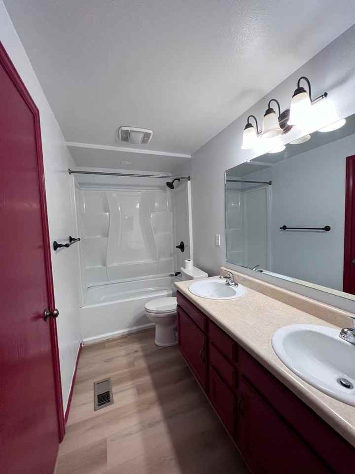 1419 Langmeyer St - Photo 7 of 8