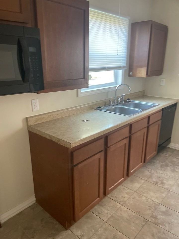 7613 Van Buren Ave - Photo 3 of 11