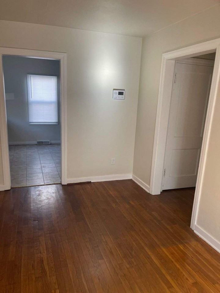 7613 Van Buren Ave - Photo 5 of 11