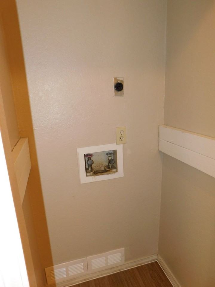 2223 Katy Ln - Photo 6 of 13